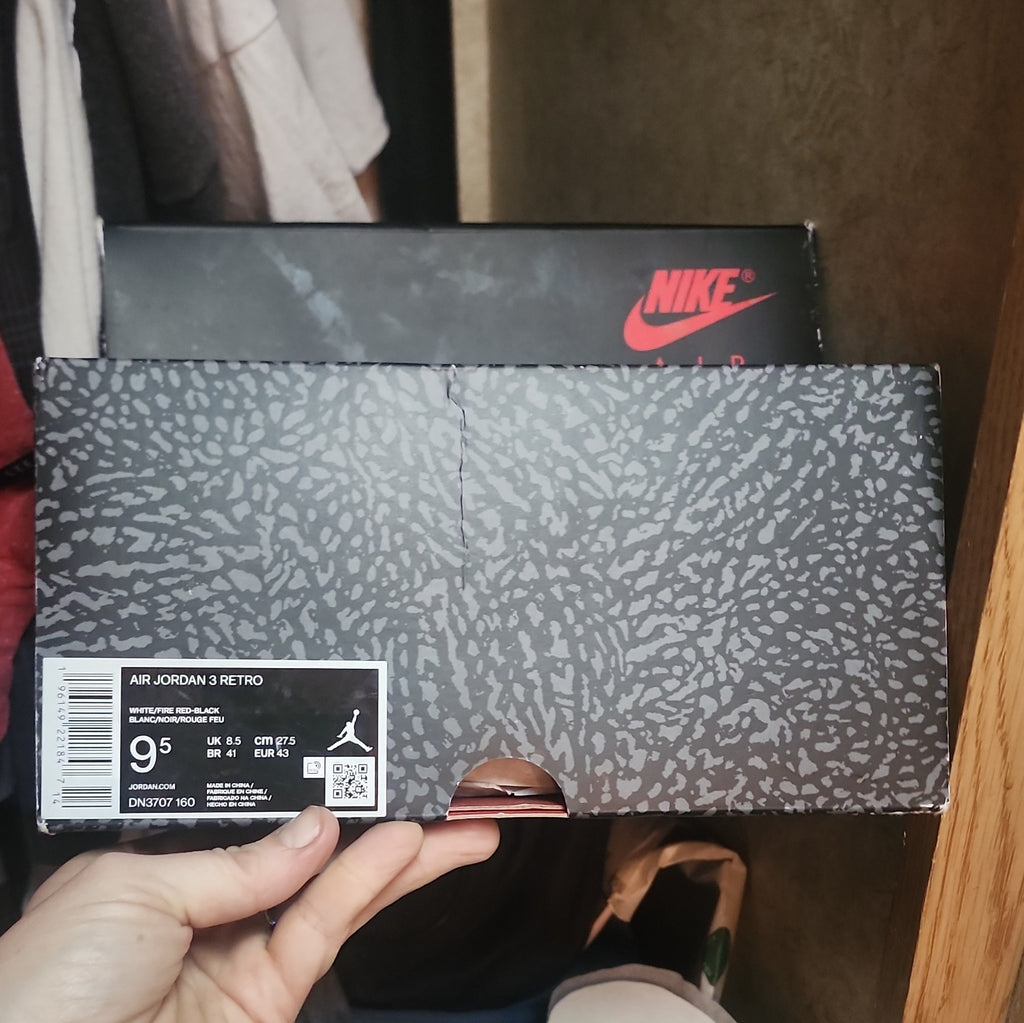 9.5 Jordans